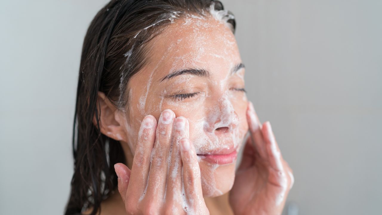 Chemical exfoliant vs physical
